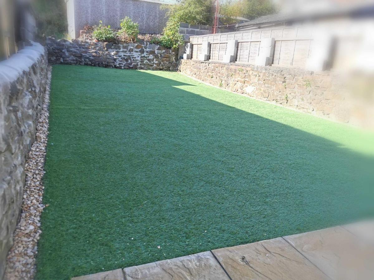 Large Green Garden, 4 Bedrooms, Sleeps 8 Swansea Exteriör bild
