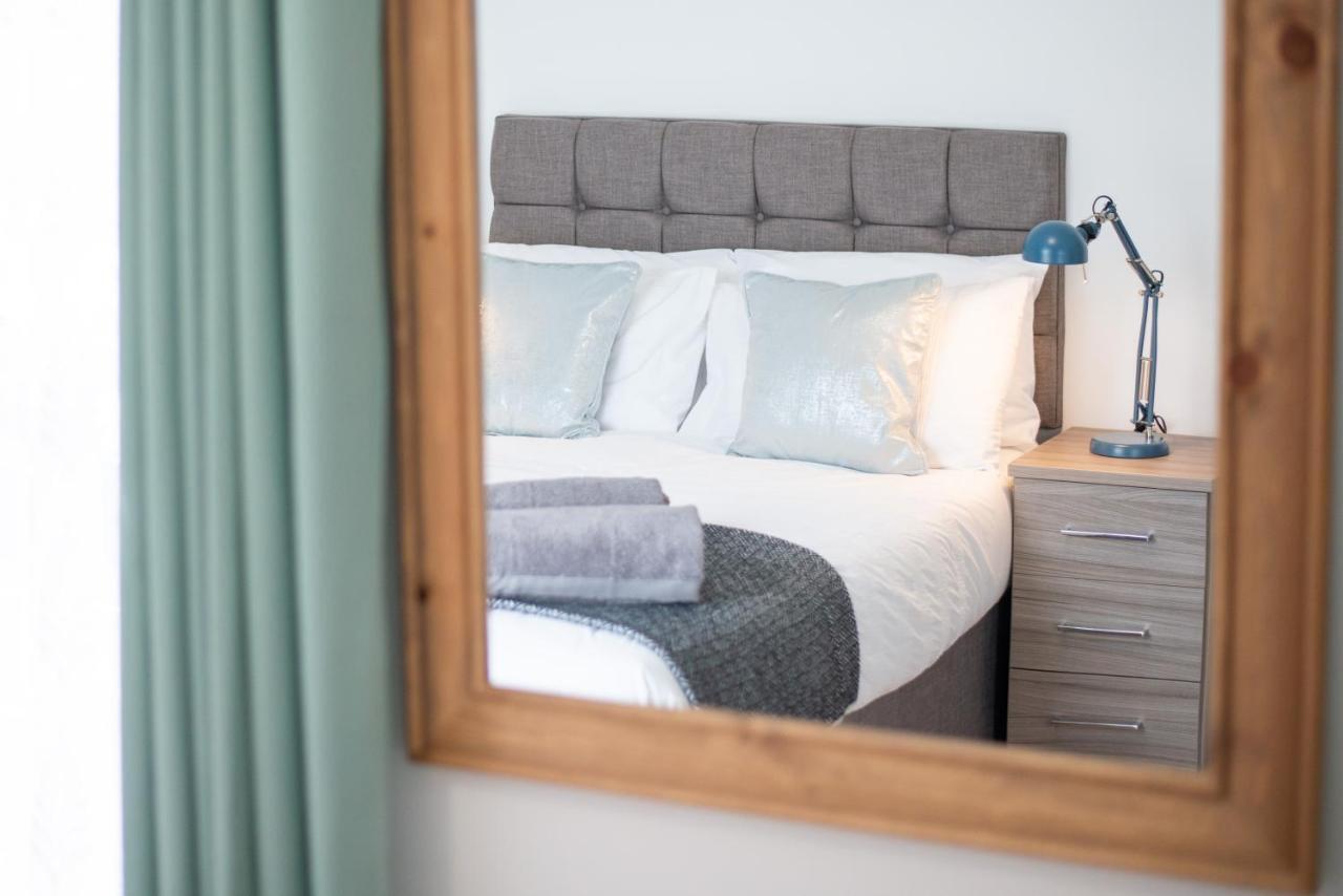 Large Green Garden, 4 Bedrooms, Sleeps 8 Swansea Exteriör bild