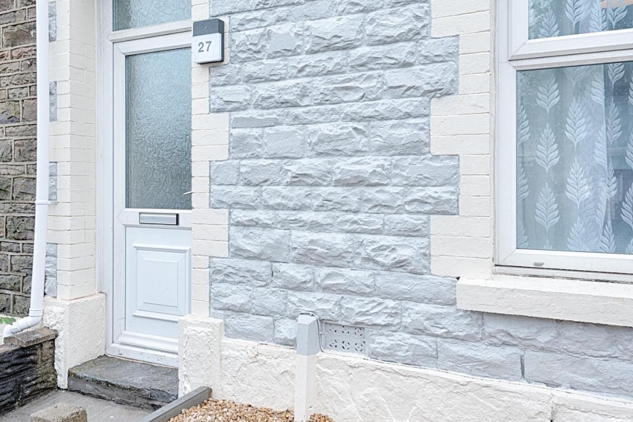 Large Green Garden, 4 Bedrooms, Sleeps 8 Swansea Exteriör bild