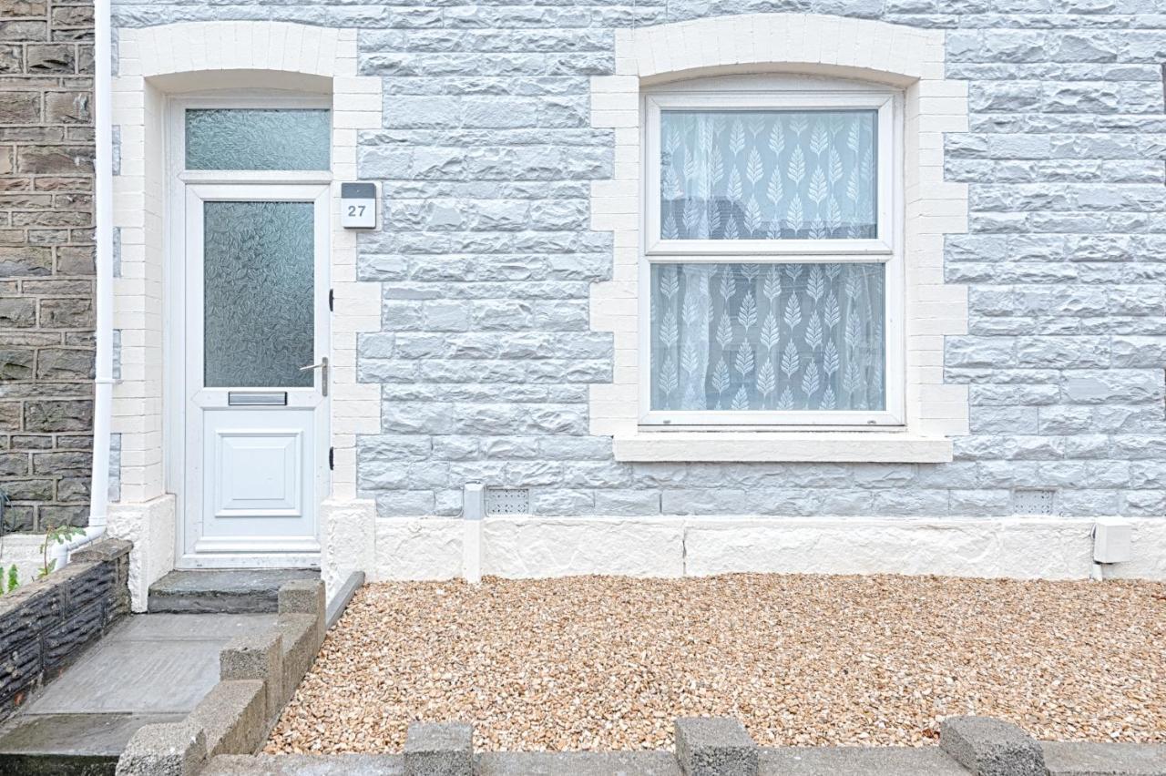 Large Green Garden, 4 Bedrooms, Sleeps 8 Swansea Exteriör bild